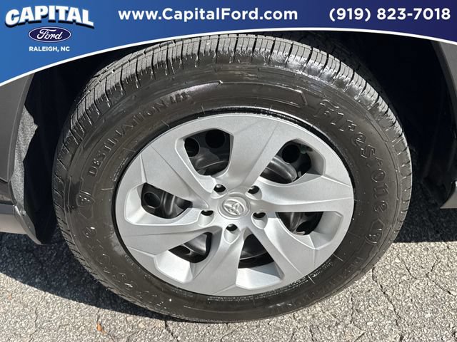 Used 2025 Toyota RAV4 LE AWD/4WD image 13