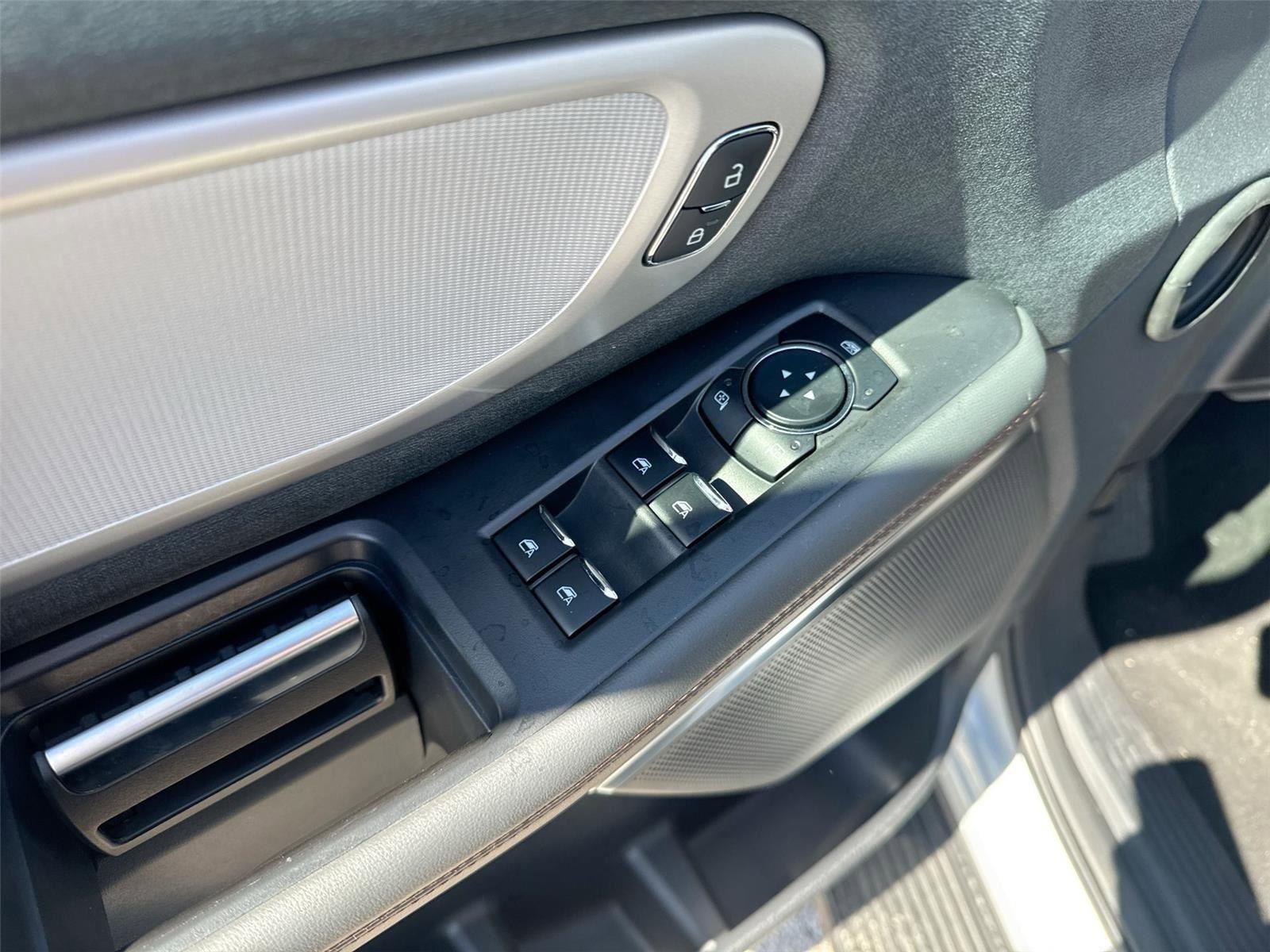 Certified 2025 Ford Expedition Active RWD image 14