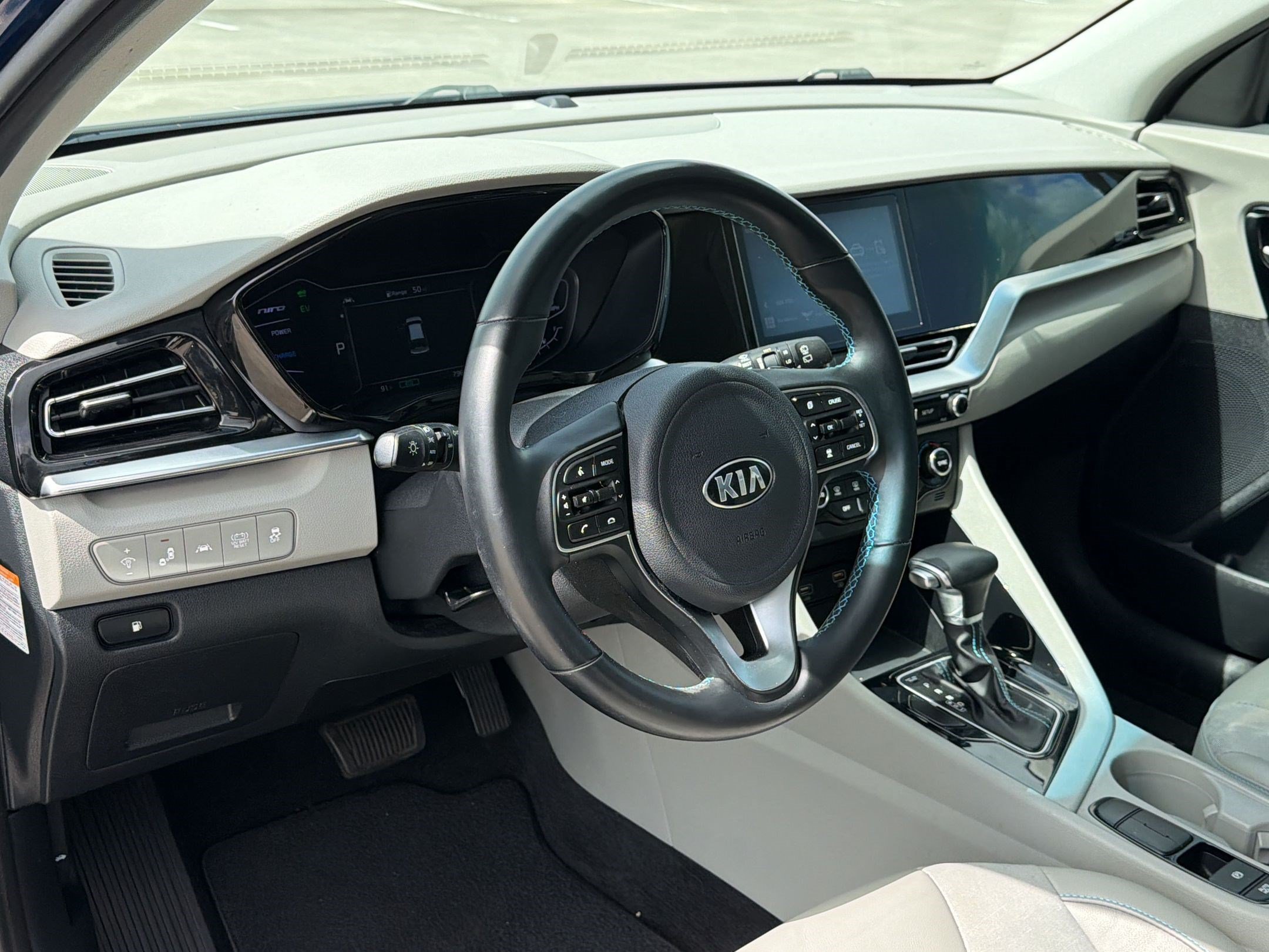 Used 2021 Kia Niro Touring FWD image 4