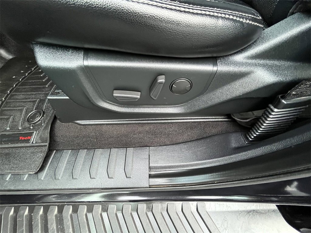 Certified 2020 Ford F150 Lariat w/ Equipment Group 502A Luxury image 11