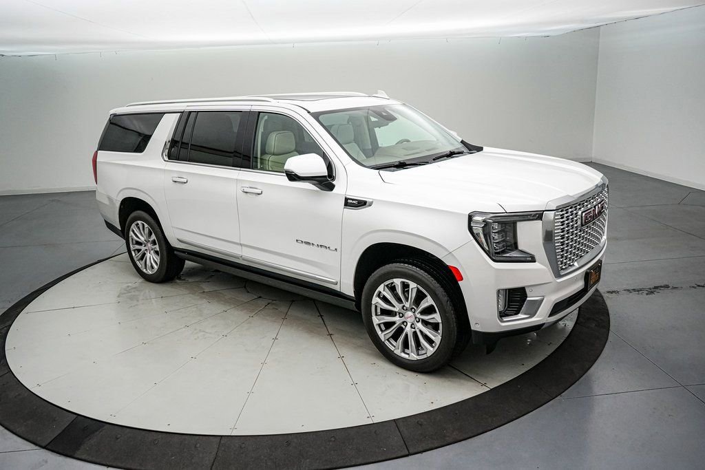 Used 2024 GMC Yukon XL Denali w/ Denali Reserve Package image 8