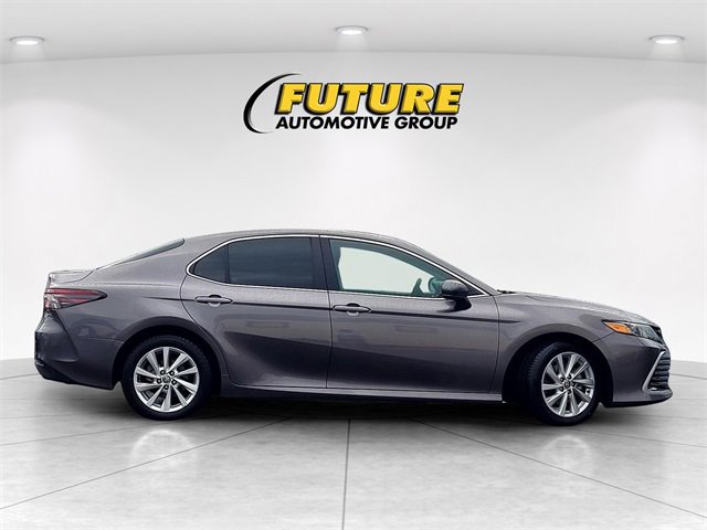 Used 2023 Toyota Camry LE image 6