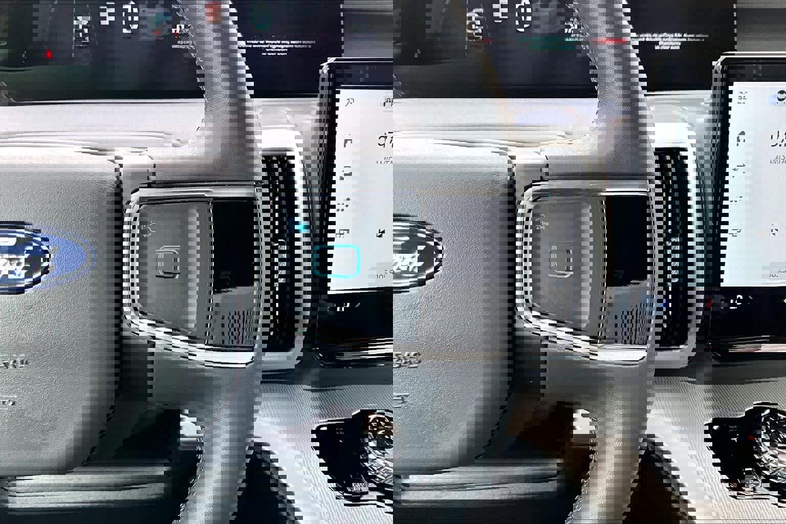 Certified 2025 Ford Expedition Active image 24