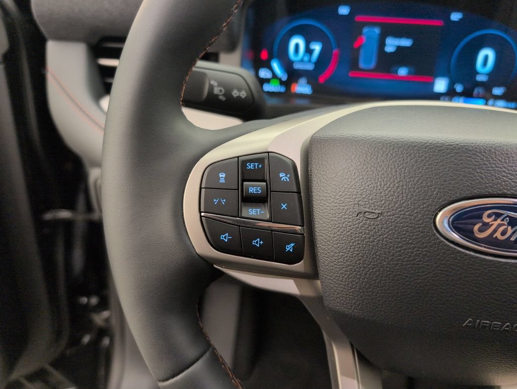 Certified 2025 Ford Explorer Active RWD image 37