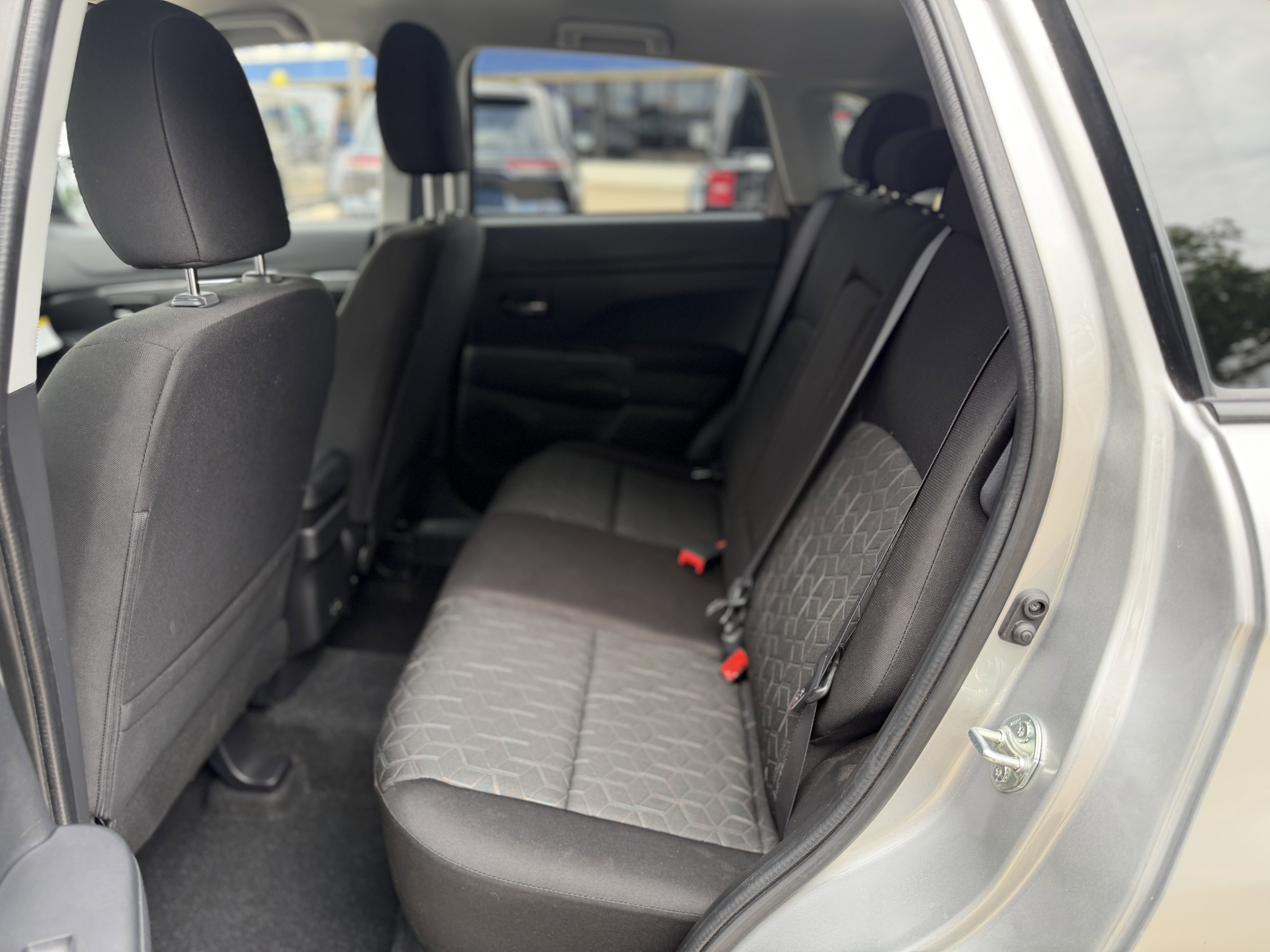Used 2025 Mitsubishi Outlander Sport LE AWD/4WD image 11