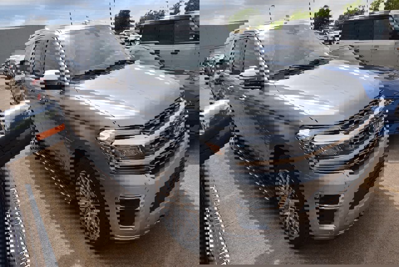 Certified 2023 Ford Expedition Platinum image 8