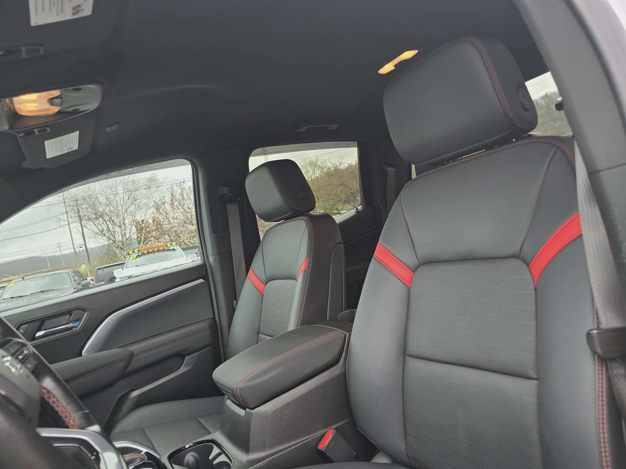 Used 2024 Chevrolet Colorado Z71 w/ Z71 Convenience Package 2 image 12