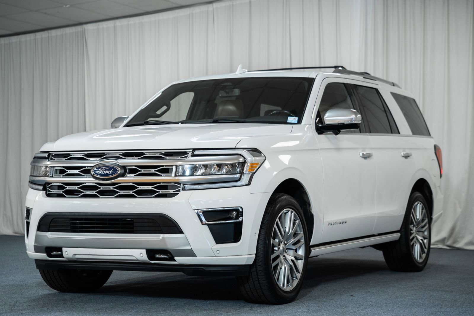 Certified 2022 Ford Expedition Platinum image 3