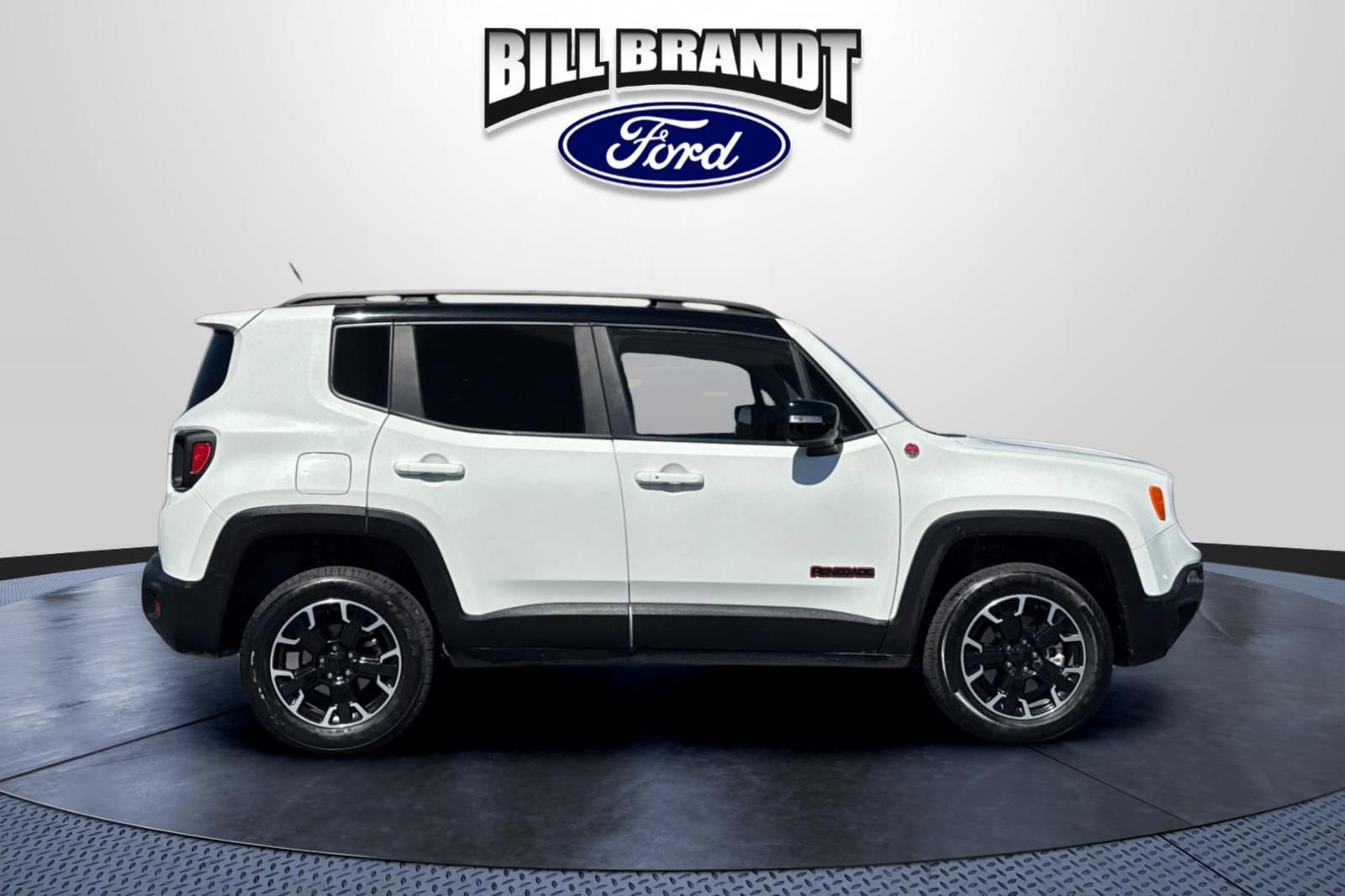 Used 2023 Jeep Renegade Trailhawk AWD/4WD image 2