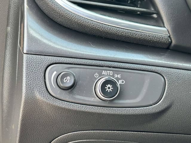 Used 2018 Buick Encore Preferred AWD/4WD image 18