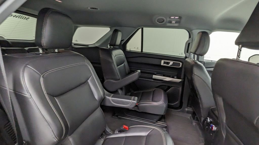Certified 2022 Ford Explorer XLT w/ Equipment Group 202A image 38