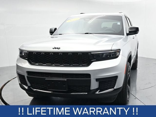 Used 2023 Jeep Grand Cherokee L Altitude AWD/4WD image 3