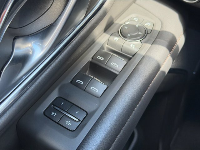 Used 2022 Chevrolet Tahoe High Country AWD/4WD image 18