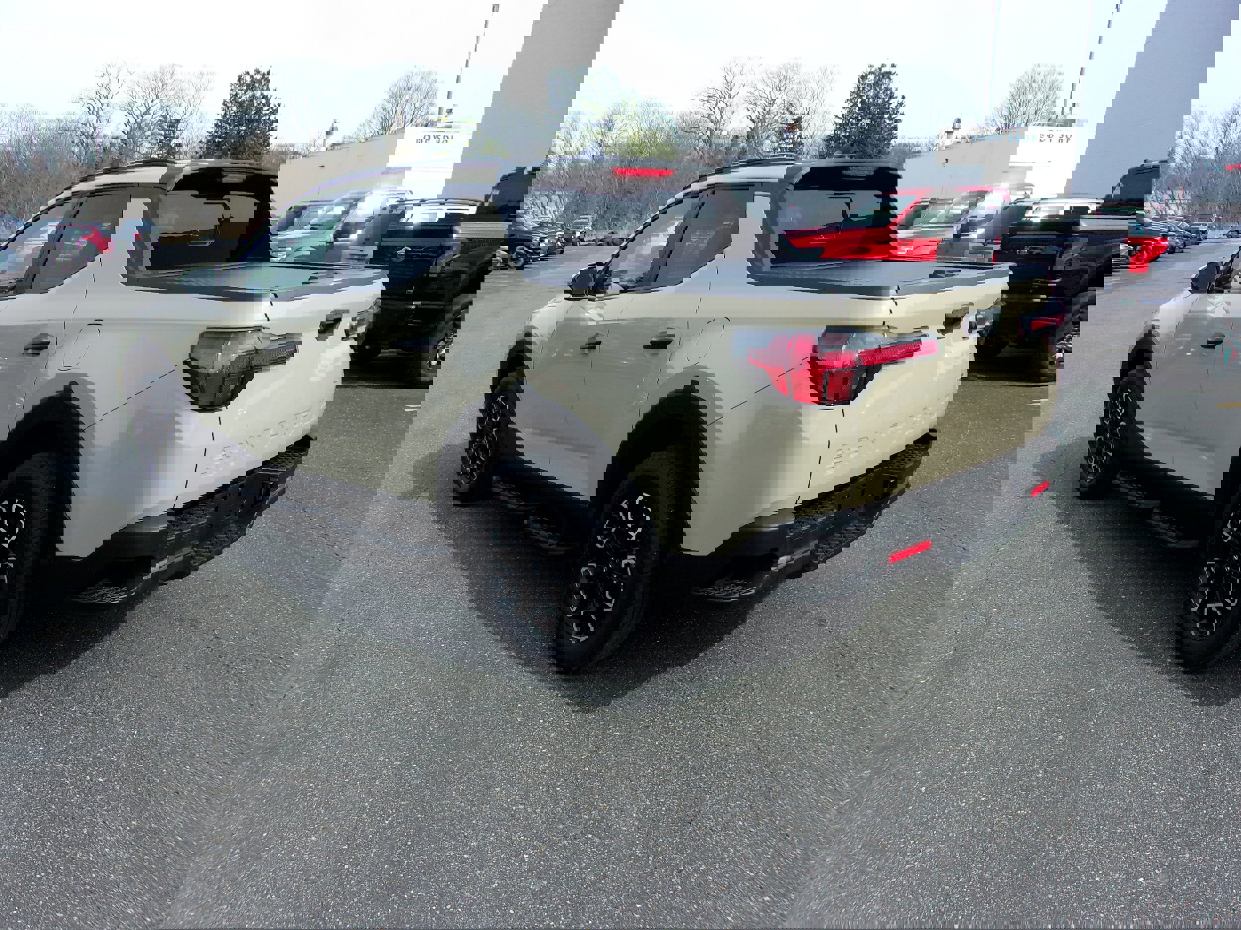 Used 2023 Hyundai Santa Cruz SEL w/ Activity Package image 3