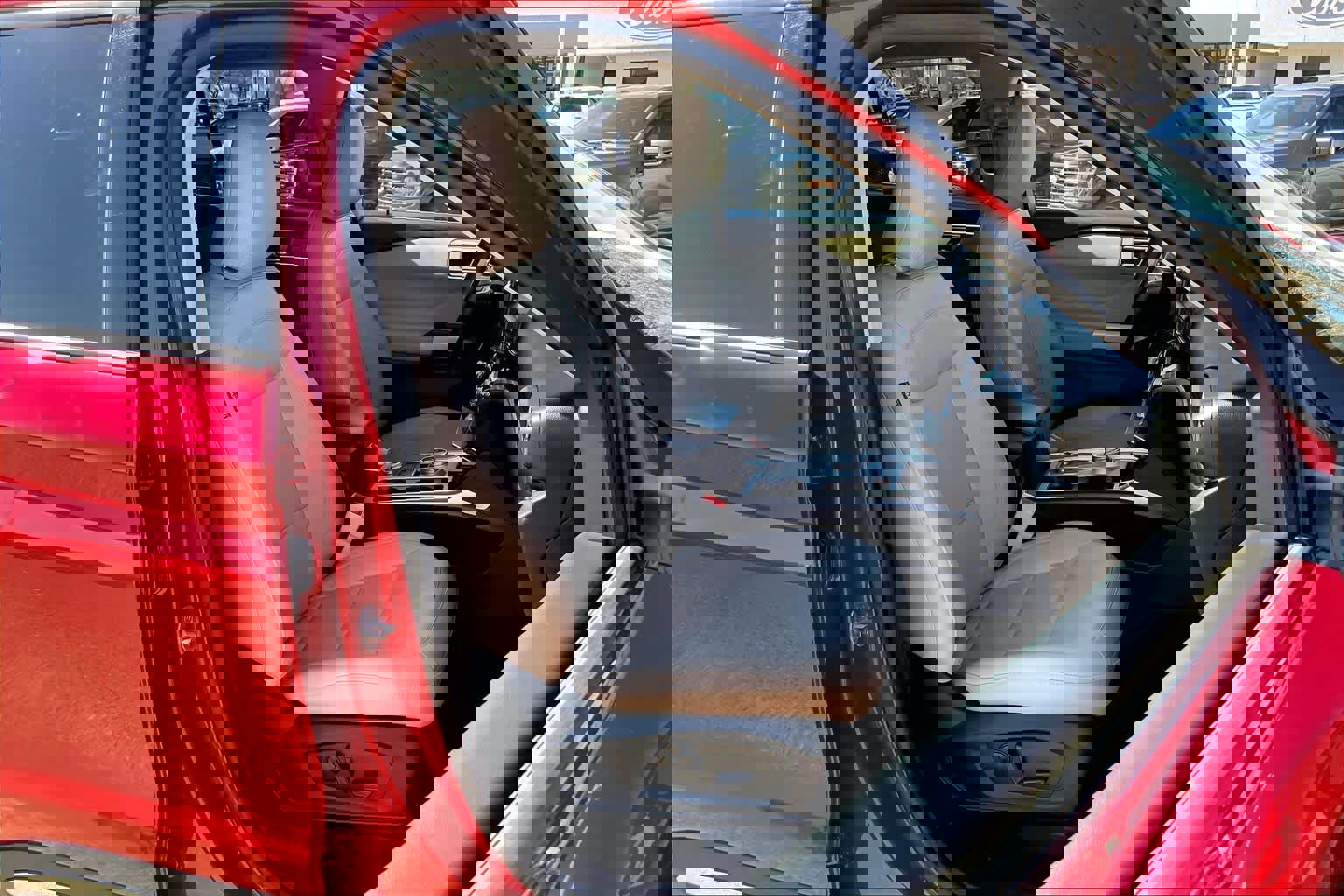 Certified 2023 Ford Explorer Limited image 9