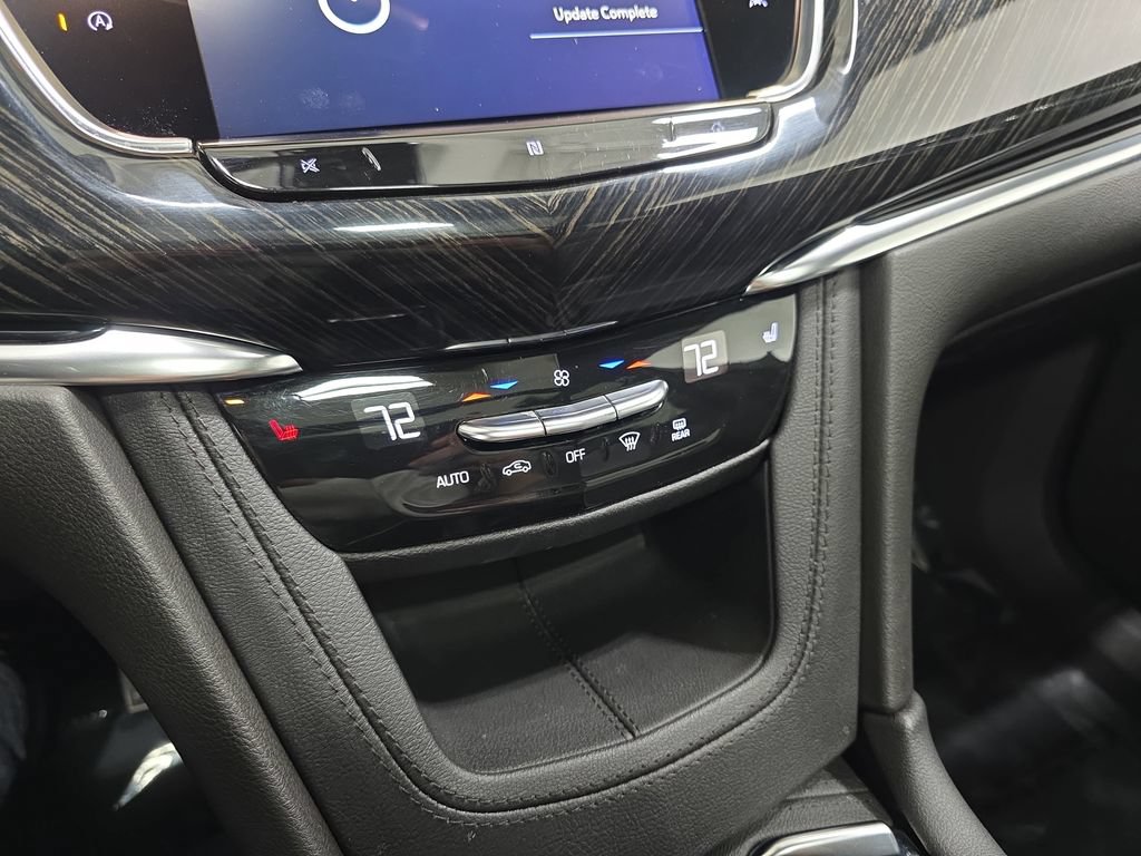 Used 2021 Cadillac XT6 Premium Luxury AWD/4WD image 24