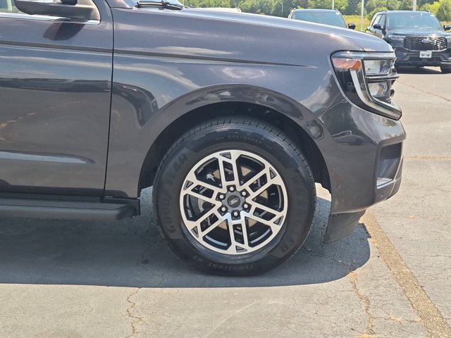 Certified 2025 Ford Expedition Active RWD image 11