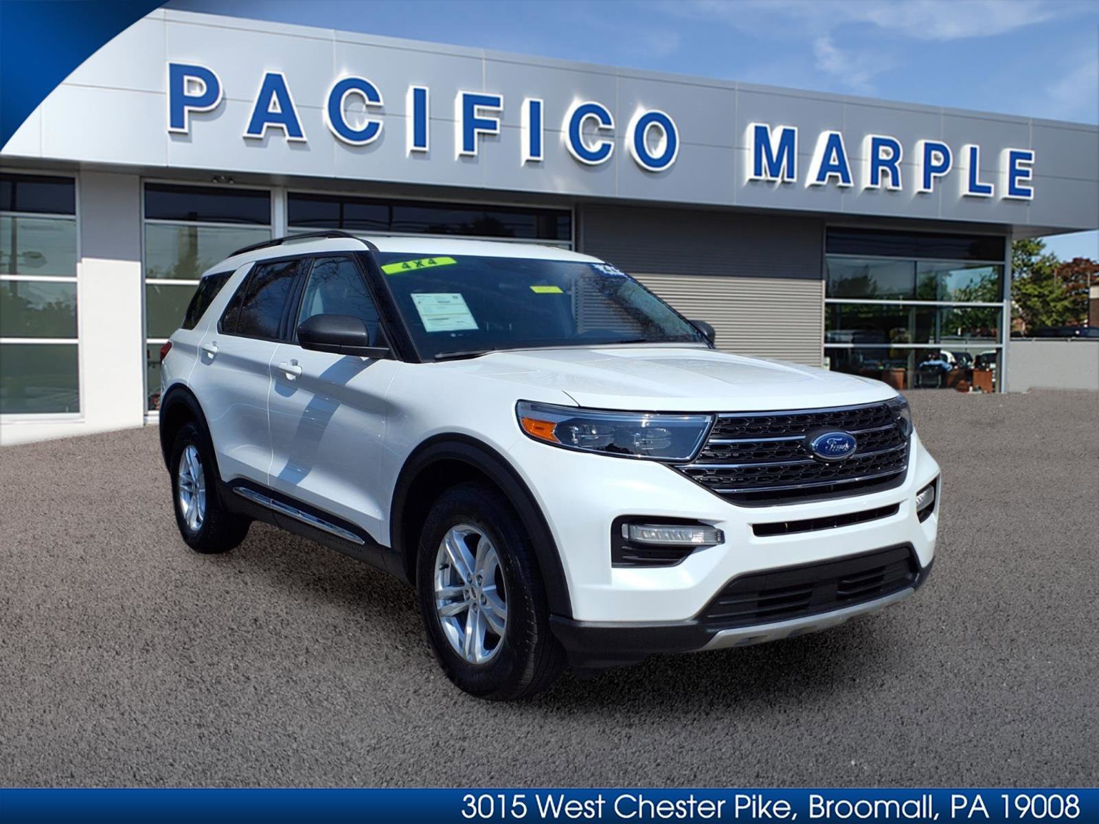 Certified 2022 Ford Explorer XLT w/ Equipment Group 202A image 7