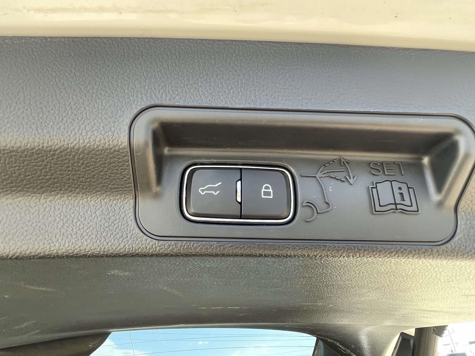 Certified 2023 Ford Explorer ST-Line w/ Class IV Trailer Tow Package image 9