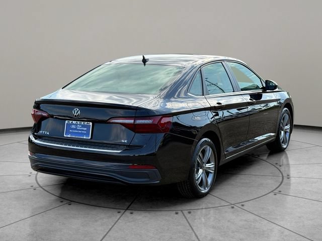 Used 2024 Volkswagen Jetta SE w/ Panoramic Sunroof Package FWD image 11