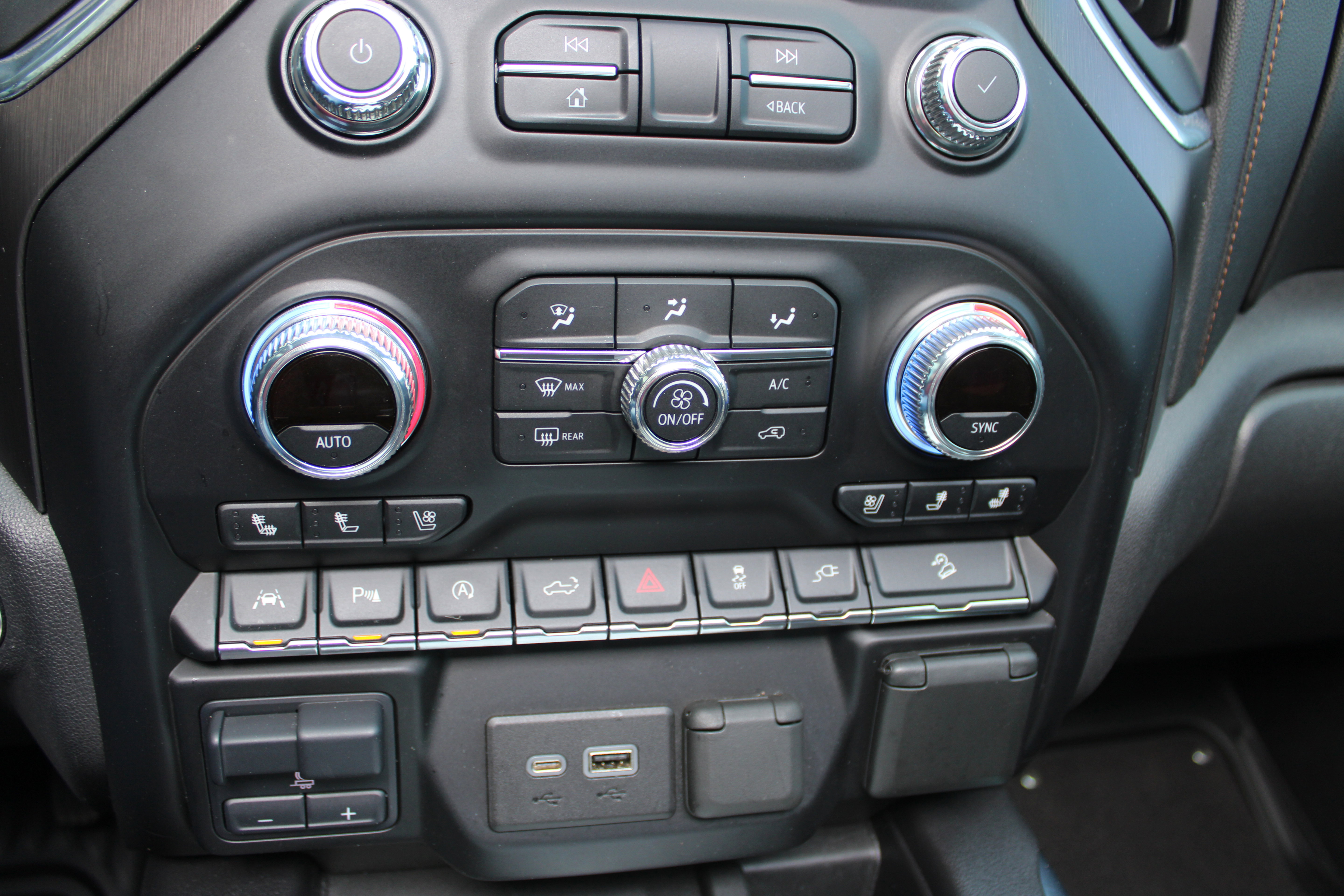 Used 2021 GMC Sierra 1500 AT4 w/ AT4 Premium Package AWD/4WD image 20