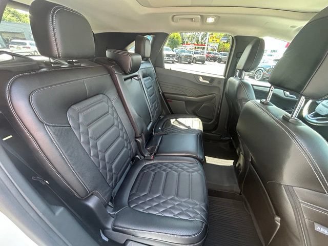 Certified 2023 Ford Escape Platinum w/ Premium Technology Package AWD/4WD image 18