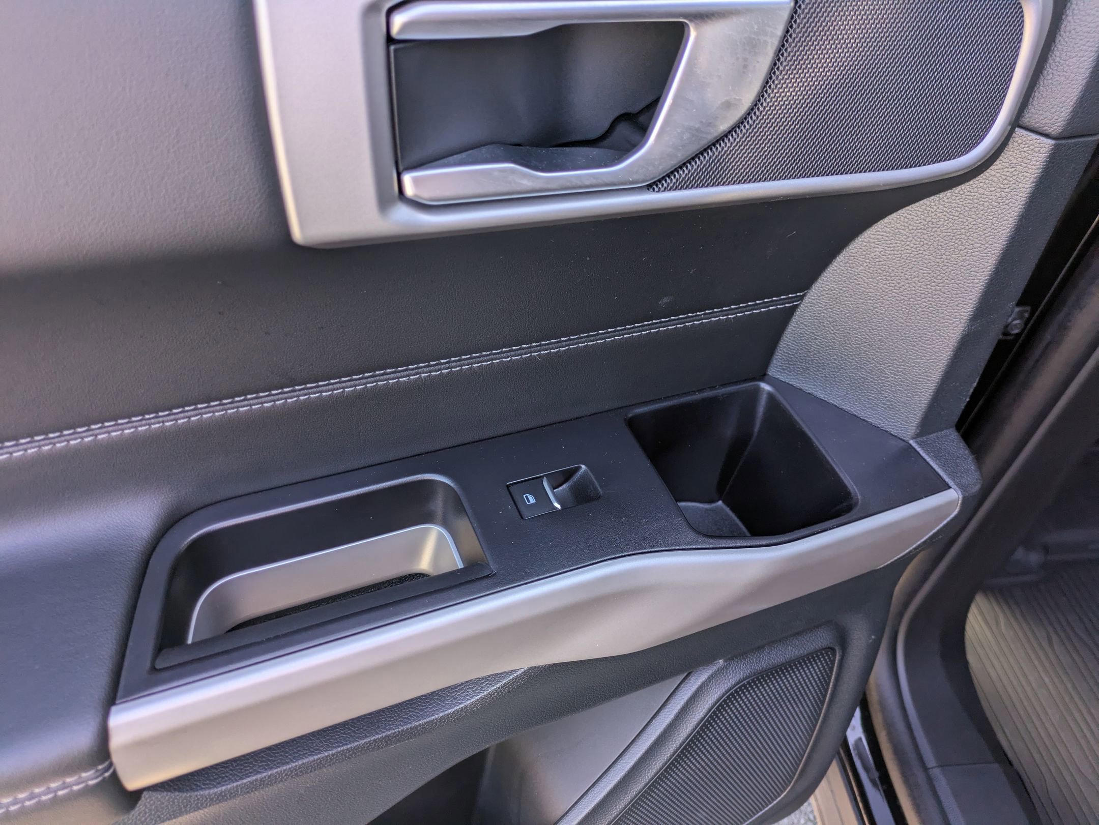 Certified 2023 Ford Explorer XLT w/ Equipment Group 202A image 26