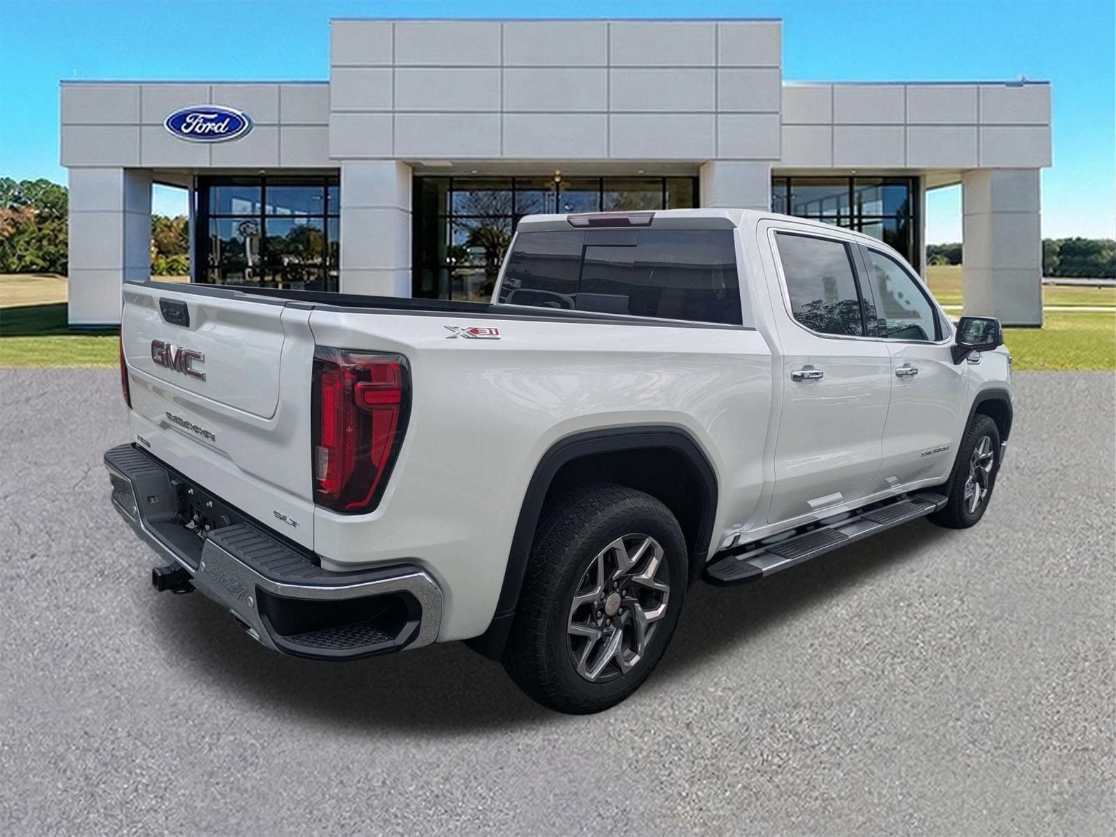 Used 2024 GMC Sierra 1500 SLT w/ SLT Premium Plus Package AWD/4WD image 2