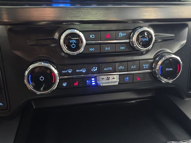 Certified 2025 Ford F350 Lariat w/ Black Appearance Package image 18