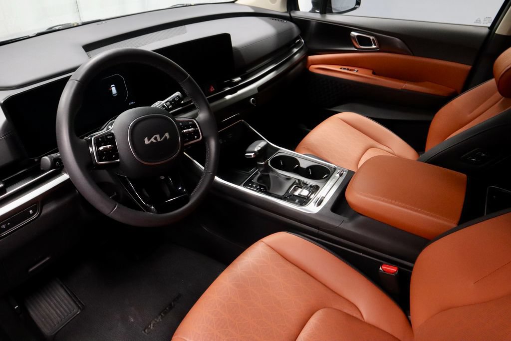 Used 2026 Kia Carnival SX w/ SX Dark Edition Package FWD image 28