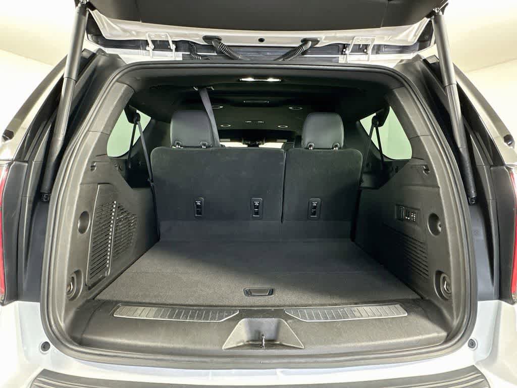 Used 2023 Chevrolet Suburban Premier AWD/4WD image 21