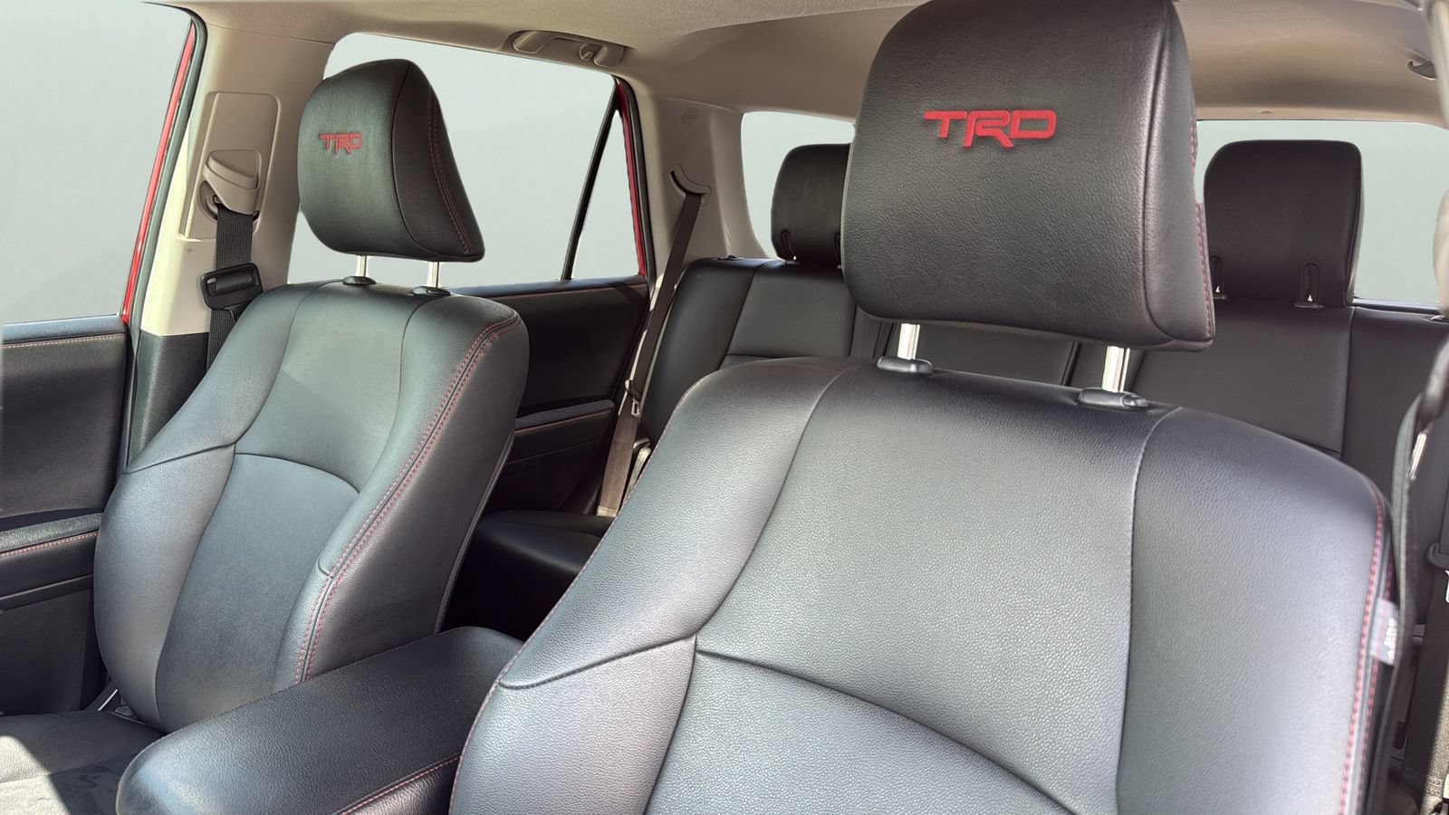 Used 2021 Toyota 4Runner Venture w/ Moonroof Package AWD/4WD image 10