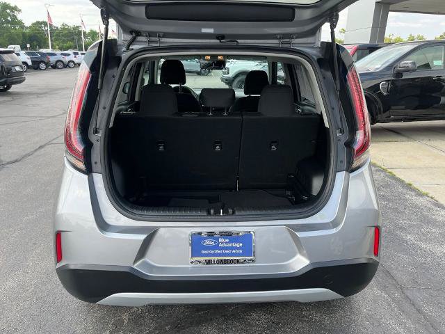 Used 2025 Kia Soul LX w/ LX Technology Package FWD image 15