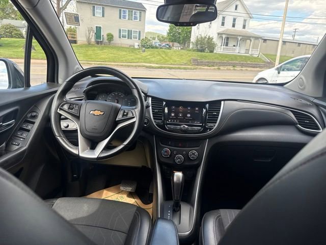 Used 2022 Chevrolet Trax LT w/ Midnight Edition AWD/4WD image 35