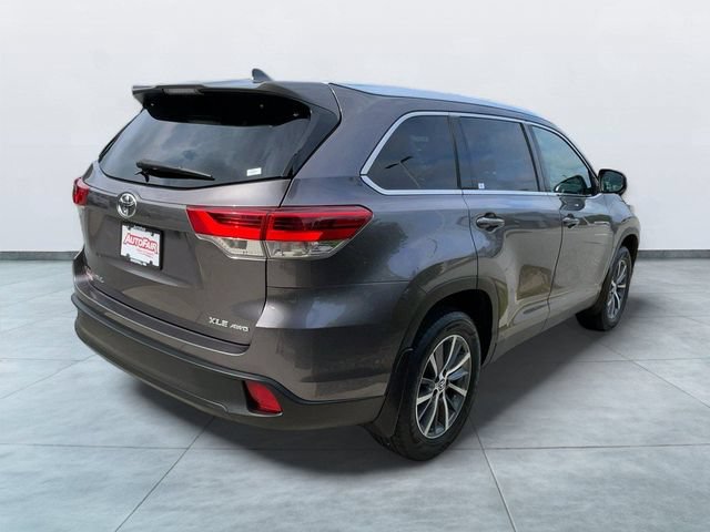Used 2019 Toyota Highlander XLE AWD/4WD image 7
