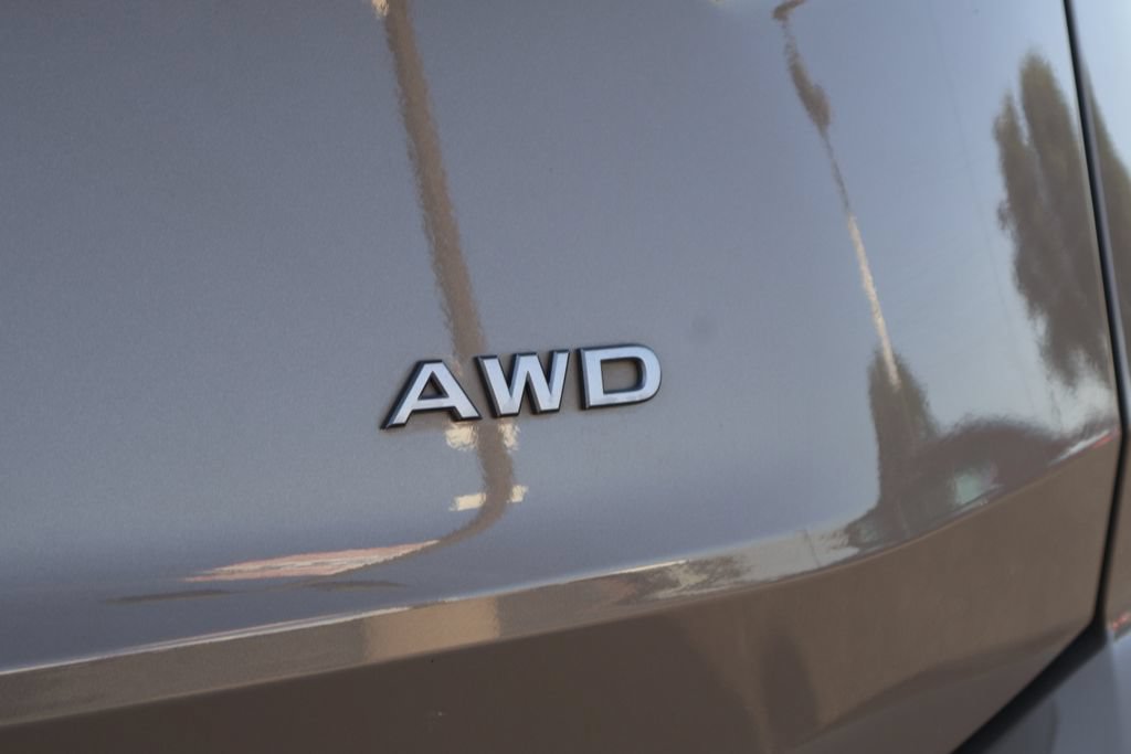Used 2025 Nissan Rogue SV AWD/4WD image 15