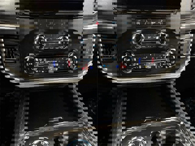 Certified 2024 Ford Expedition Max XLT image 11