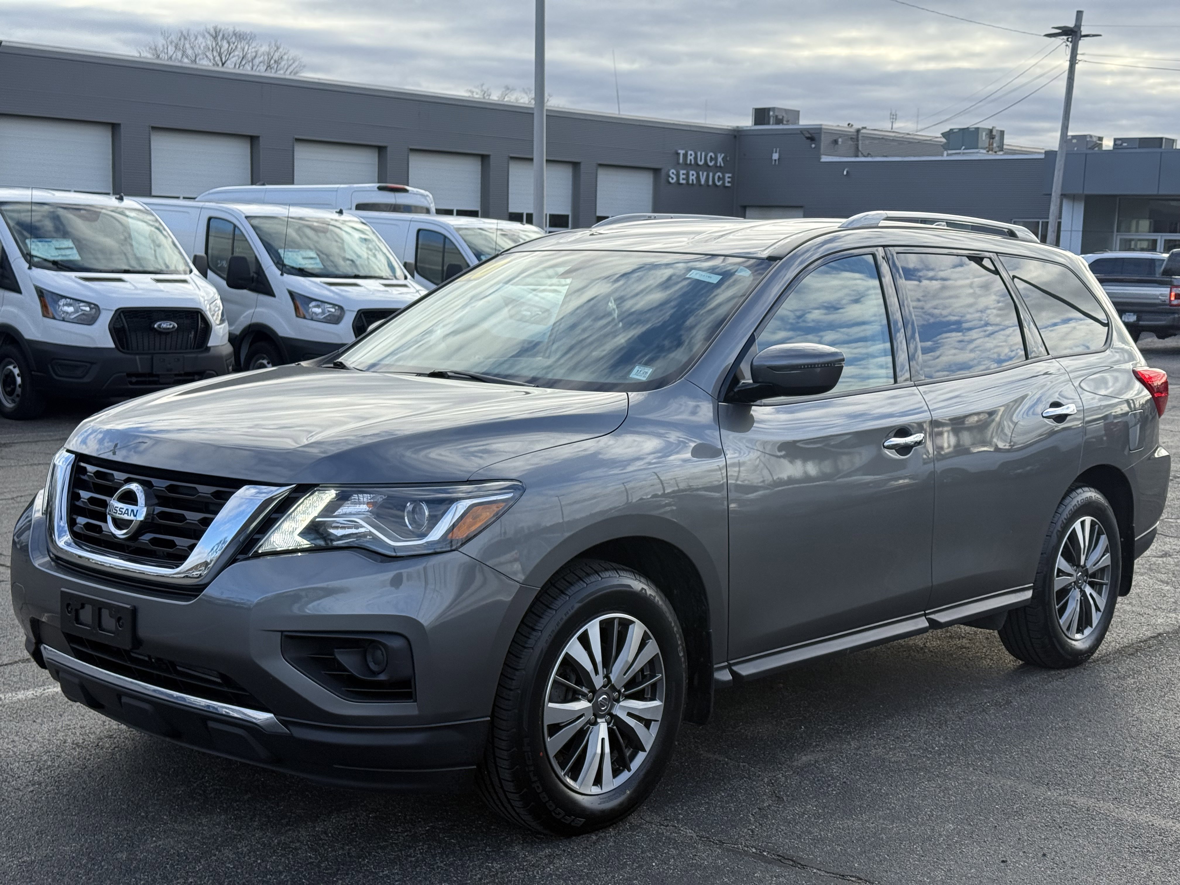 Used 2020 Nissan Pathfinder S image 5