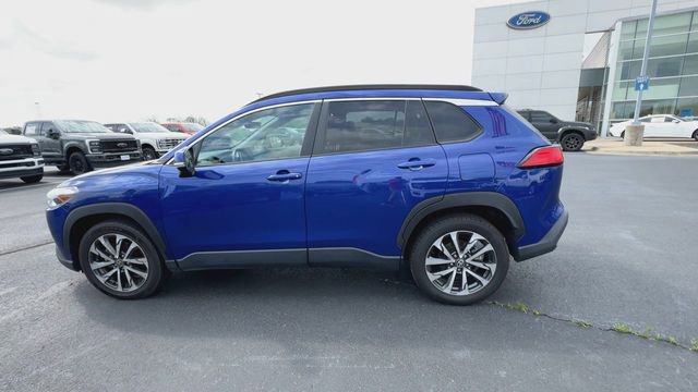 Used 2023 Toyota Corolla Cross XLE AWD/4WD image 3
