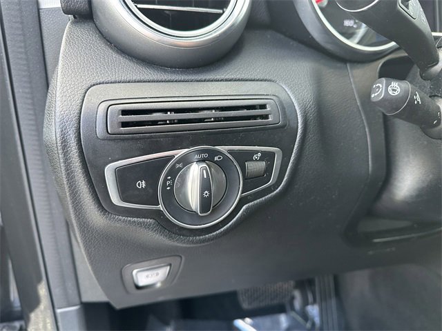 Used 2020 Mercedes-Benz GLC 300 4MATIC image 31