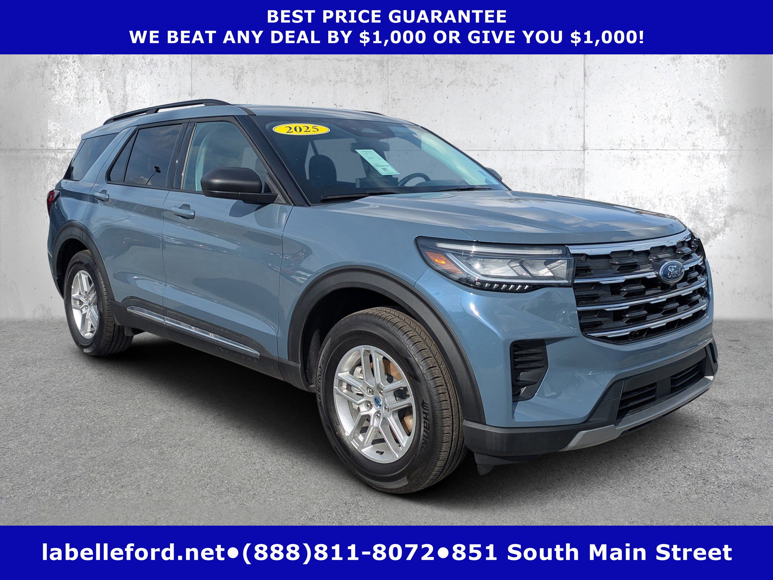 Certified 2025 Ford Explorer Active RWD image 1