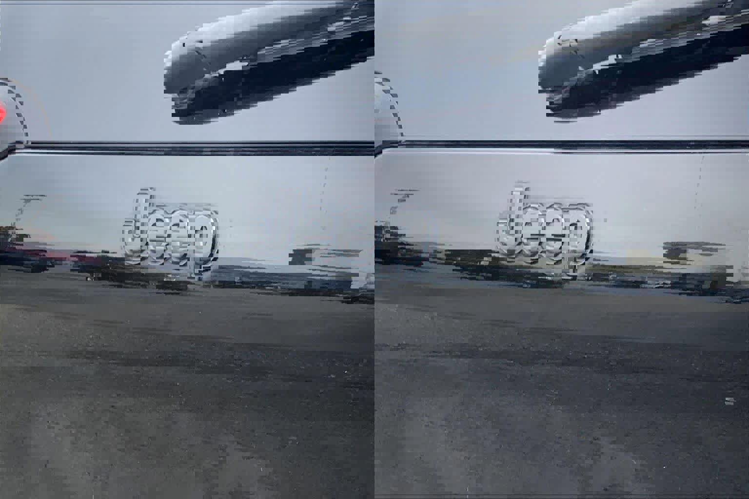 Used 2017 Jeep Cherokee Sport image 24