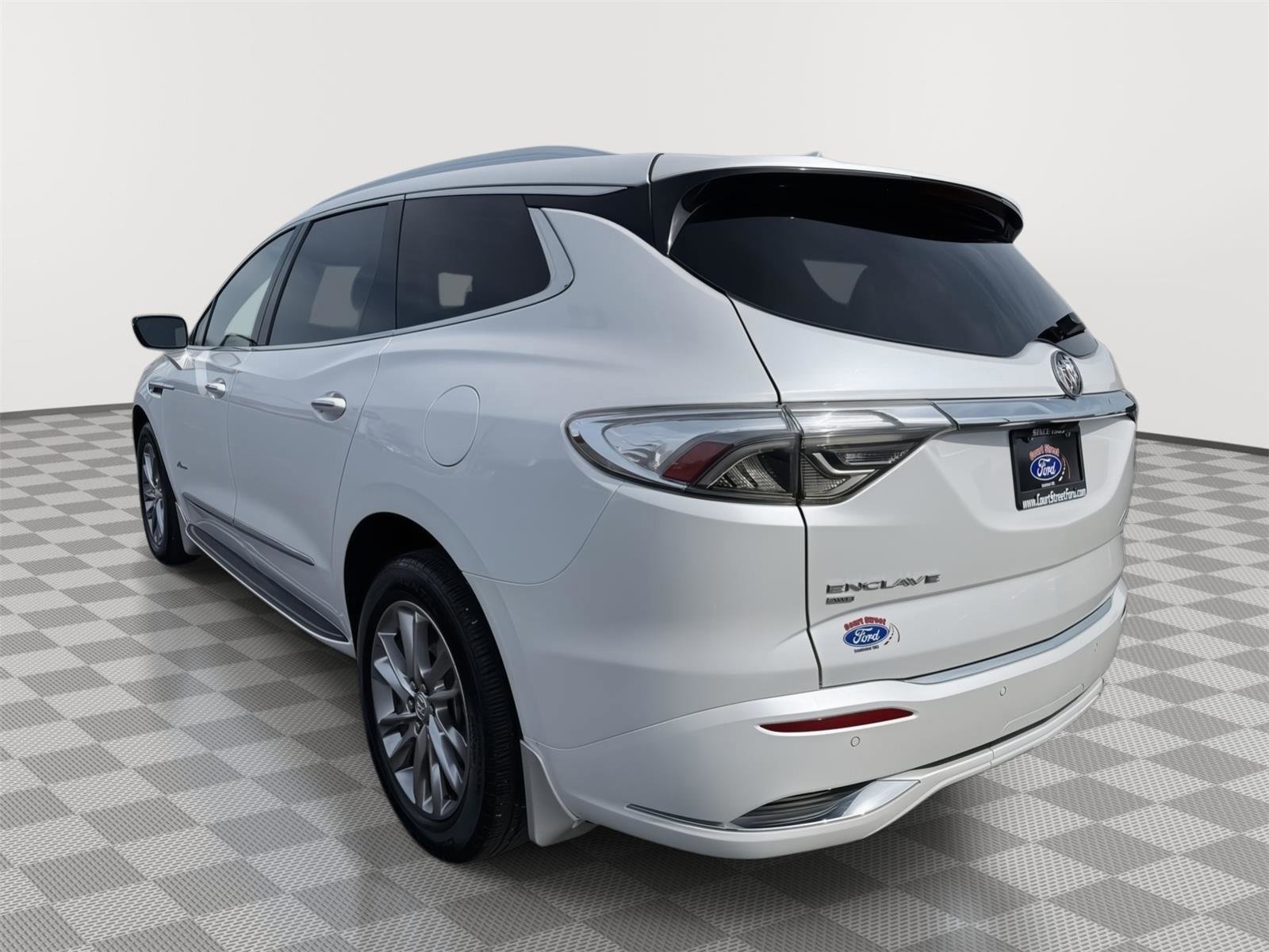 Used 2023 Buick Enclave Avenir w/ Trailering Package, 5000 lbs. image 3