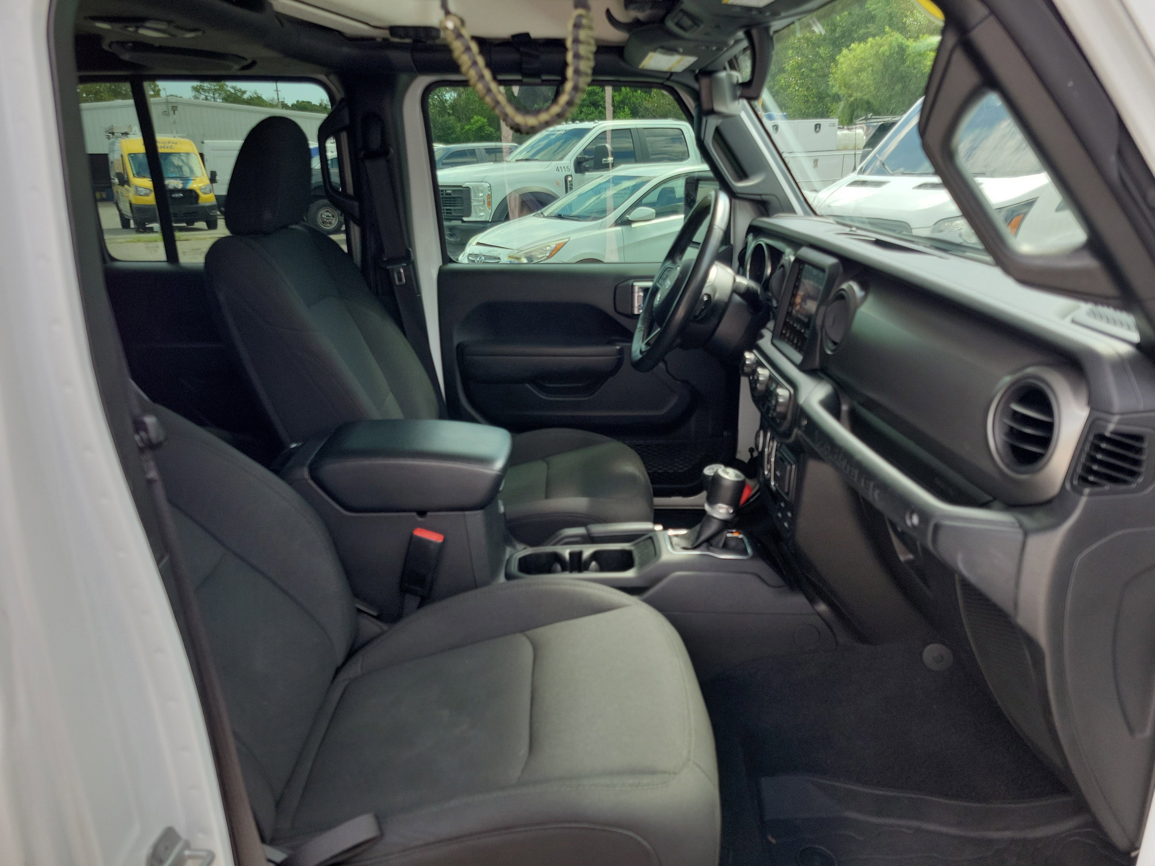 Used 2022 Jeep Wrangler Unlimited Sport image 32