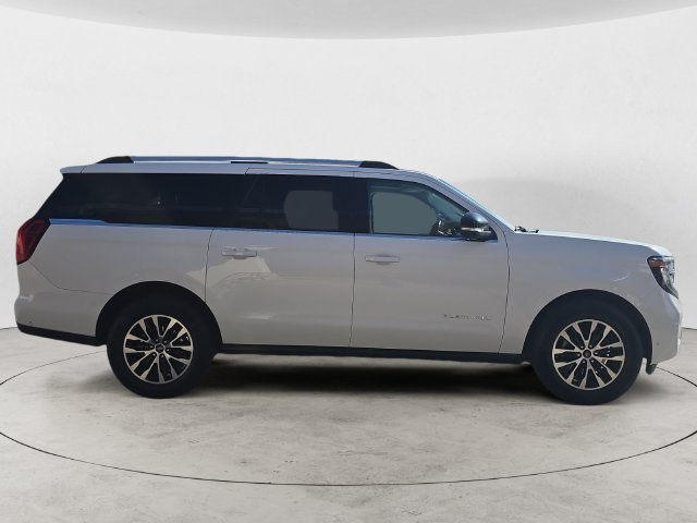 Certified 2025 Ford Expedition Max Platinum AWD/4WD image 4