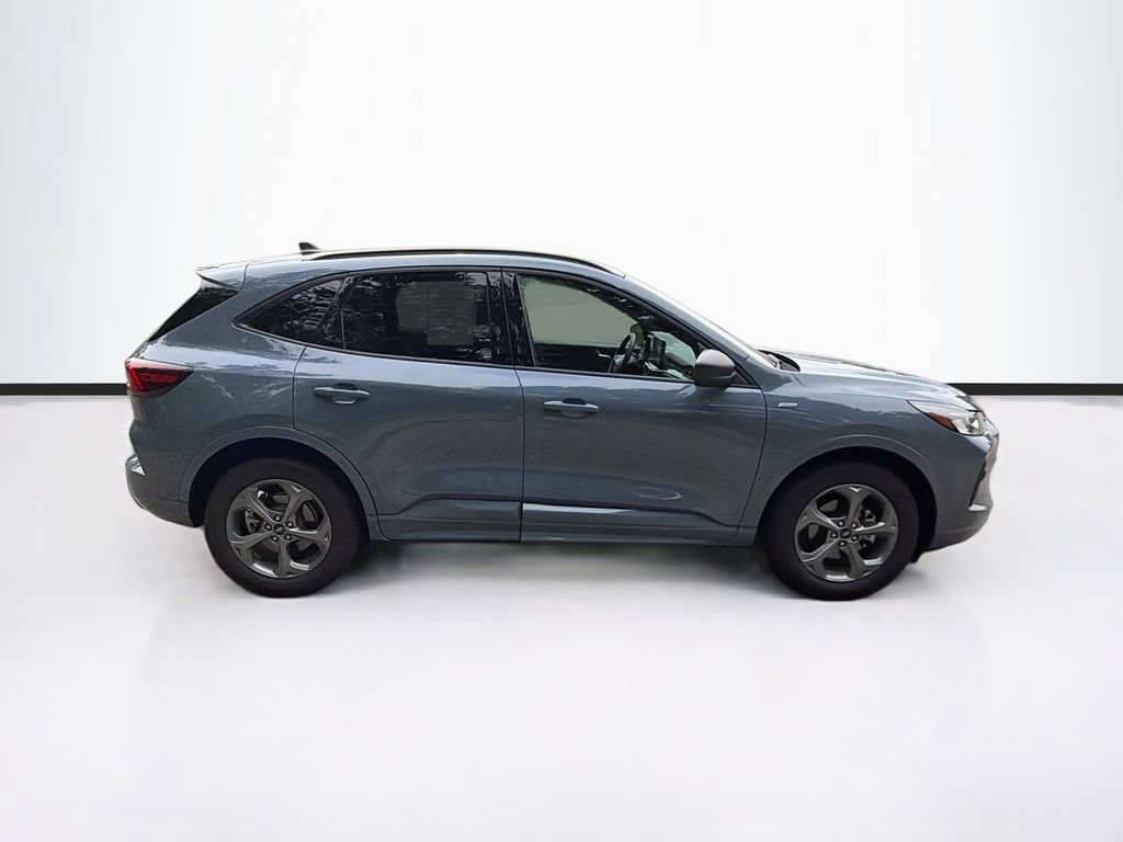 Certified 2023 Ford Escape ST-Line w/ Tech Pack #1 AWD/4WD image 4