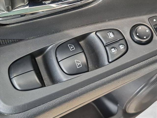 Used 2022 Nissan Kicks SV FWD image 14
