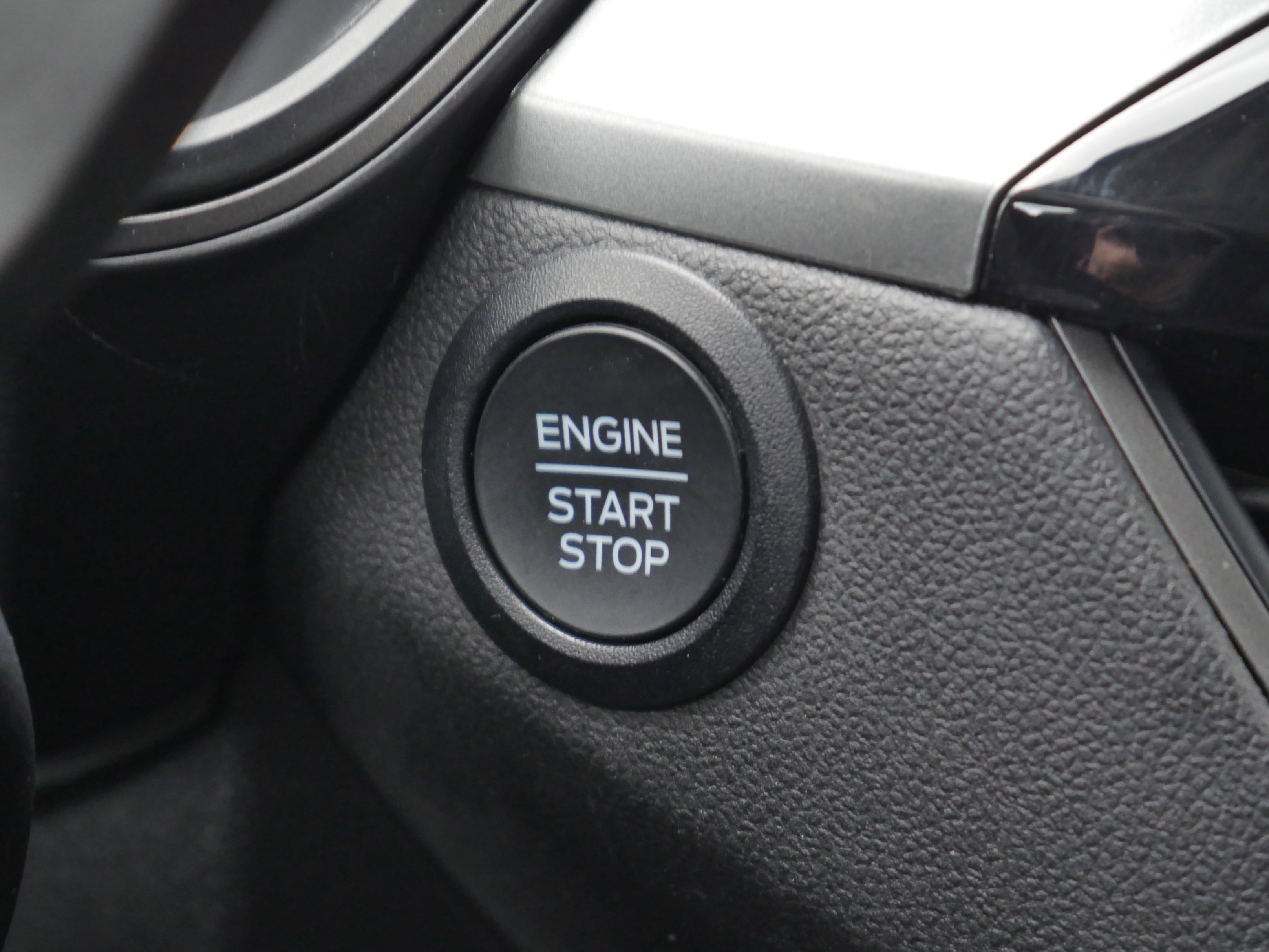 Certified 2023 Ford Escape Active AWD/4WD image 8