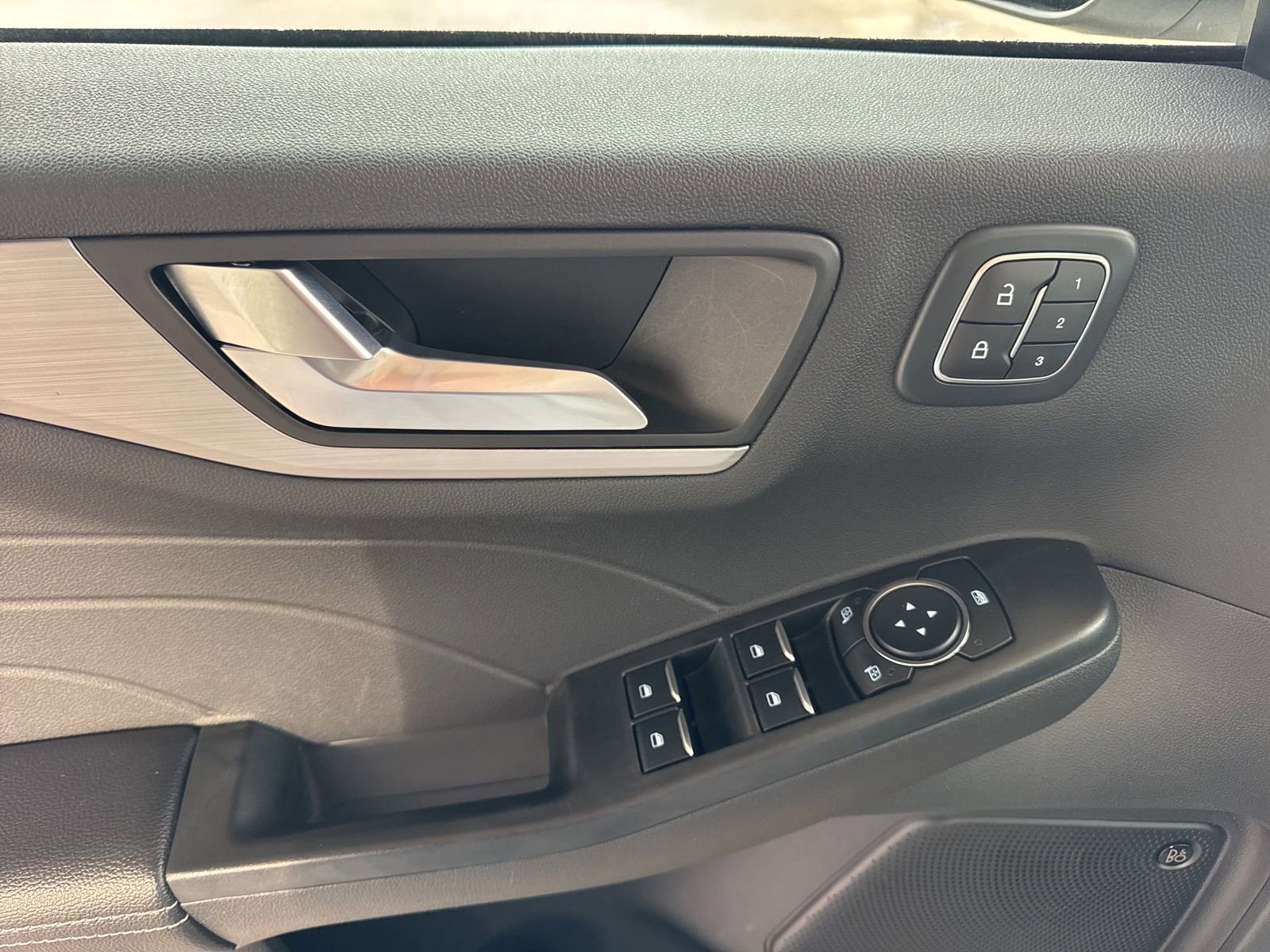 Certified 2024 Ford Escape Platinum w/ Premium Technology Package image 28