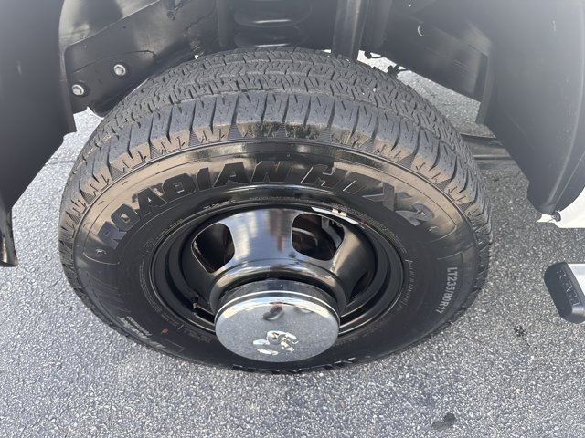 Used 2018 RAM 3500 Tradesman w/ Chrome Appearance Group RWD image 25